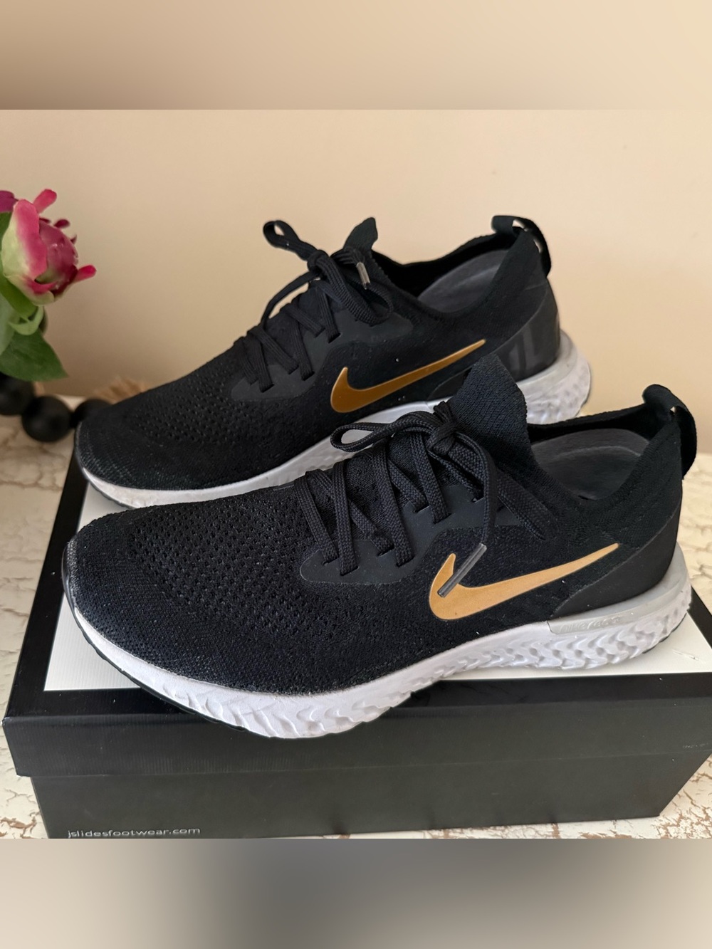 Nike Epic React Flyknit Women’s Sneakers Black Gold Size 7.5